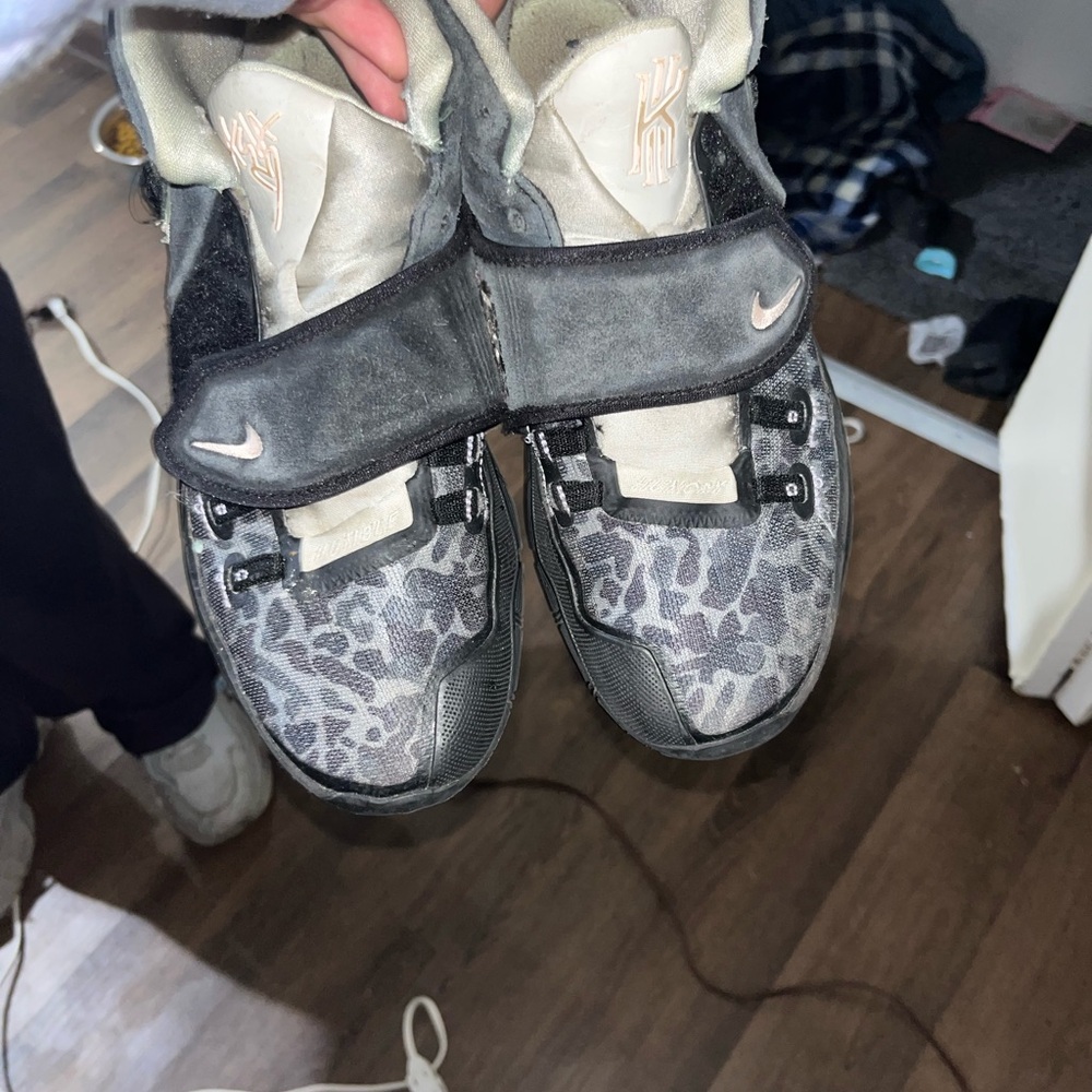 Nike Kids' Black and Cream Sneakers - Picture 1 of 3